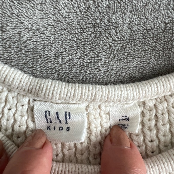 ❤️Gap Kids Open Knit Sweater with Sequin Bird EUC - Picture 3 of 4